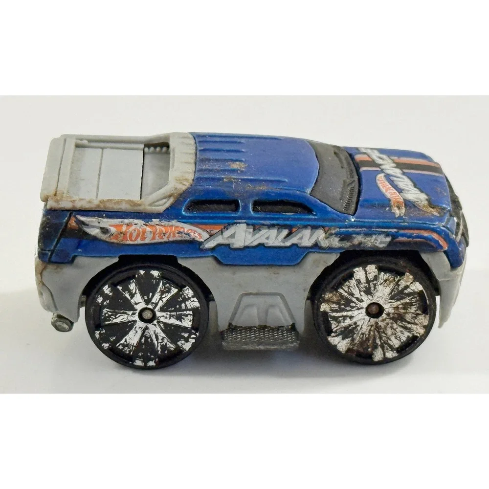 Hot Wheels Chevy Avalanche Kids Toy Car Blue Fatbax Series 2003